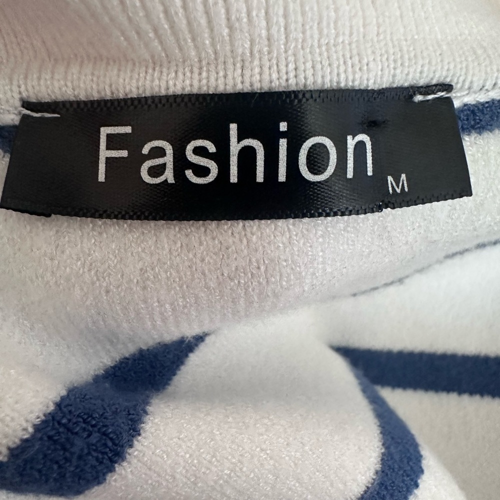Striped Collared V-Neck Sweater Top - White & Navy - Size Medium - Picture 2 of 4